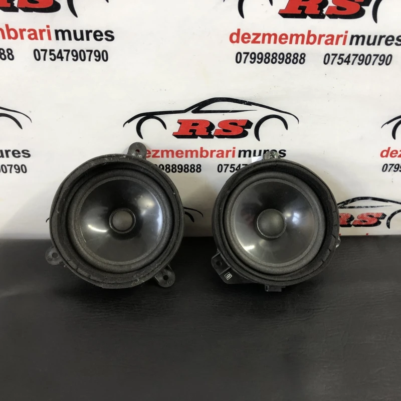 Boxe stanga/dreapta fata Subaru 