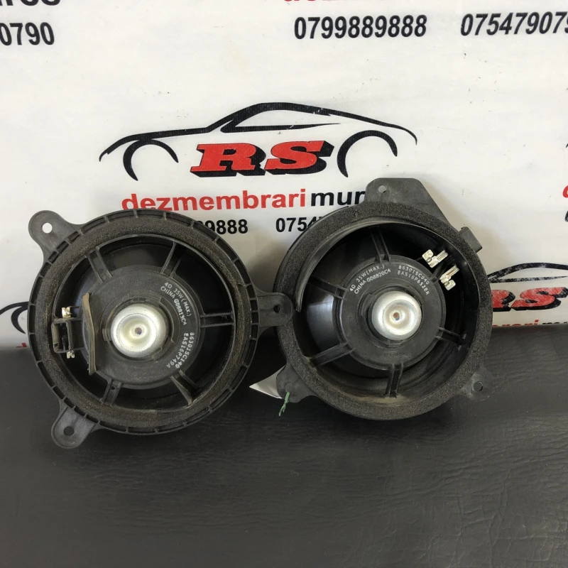 Boxe stanga/dreapta fata / Subaru   2009 / Audio si electronice