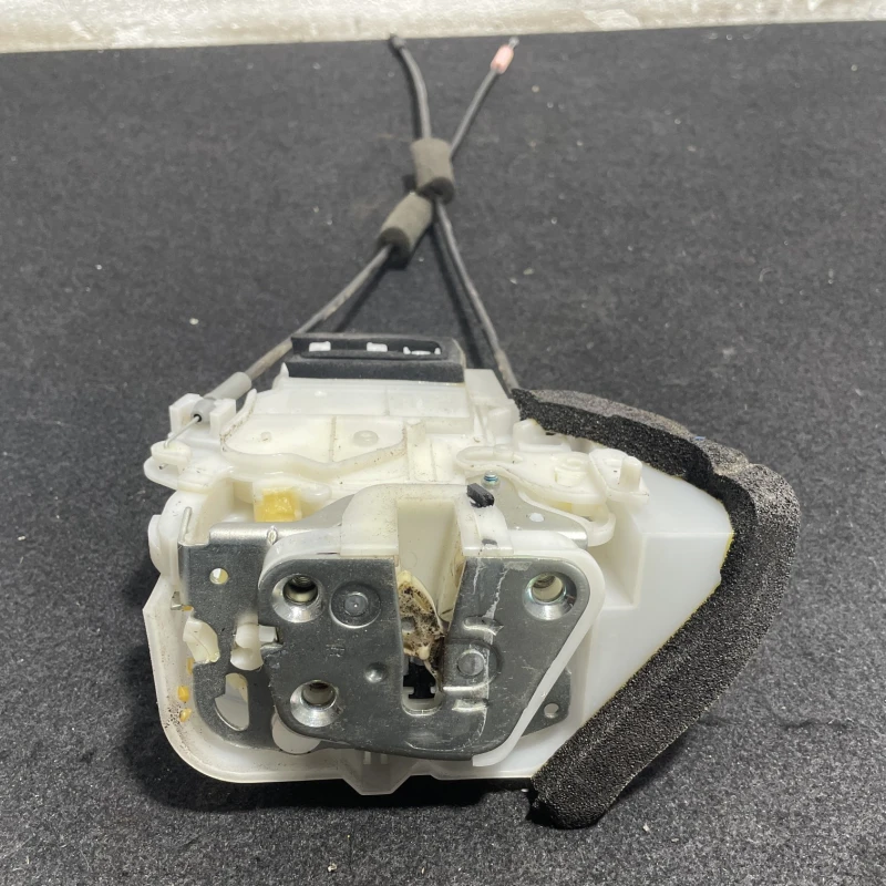 Iala broasca usa dreapta spate Subaru 