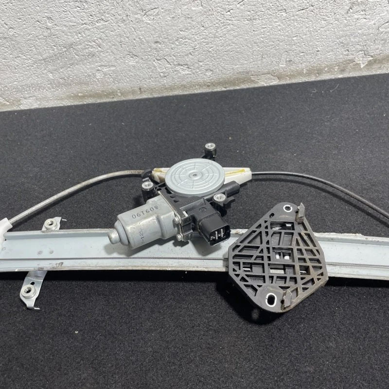 Macara geam dreapta spate / Subaru   2009 / Caroserie, oglinzi si faruri