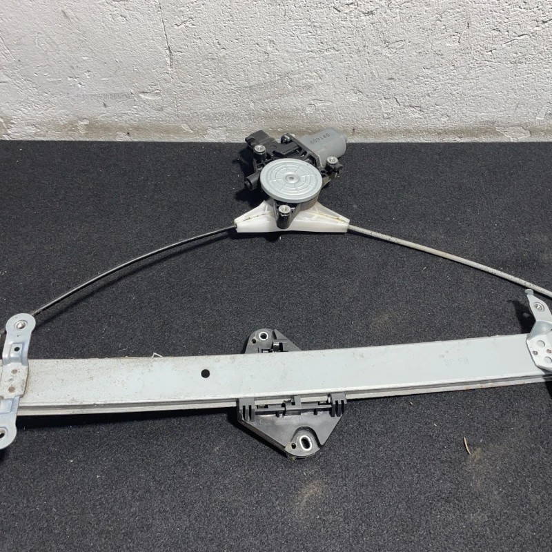 Macara geam dreapta fata / Subaru Forester Forester 2009 / Caroserie, oglinzi si faruri