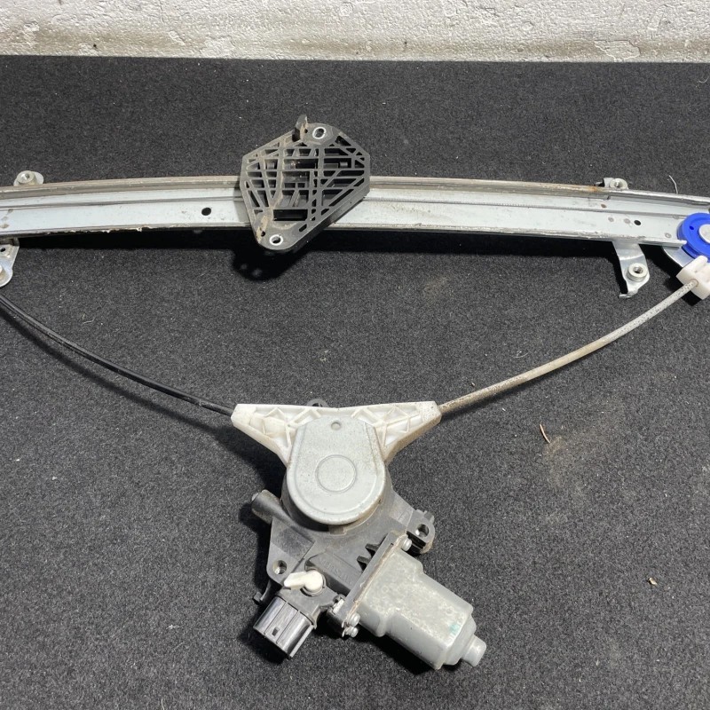 Macara geam dreapta fata / Subaru Forester Forester 2009 / Caroserie, oglinzi si faruri