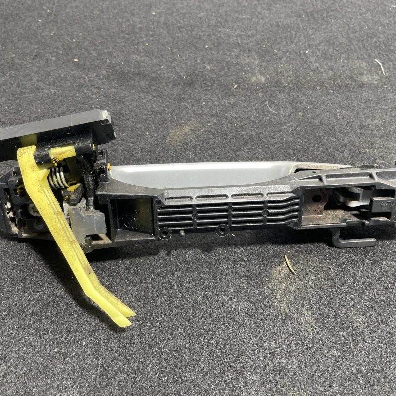 Maner usa stanga spate / Subaru   2009 / Caroserie, oglinzi si faruri
