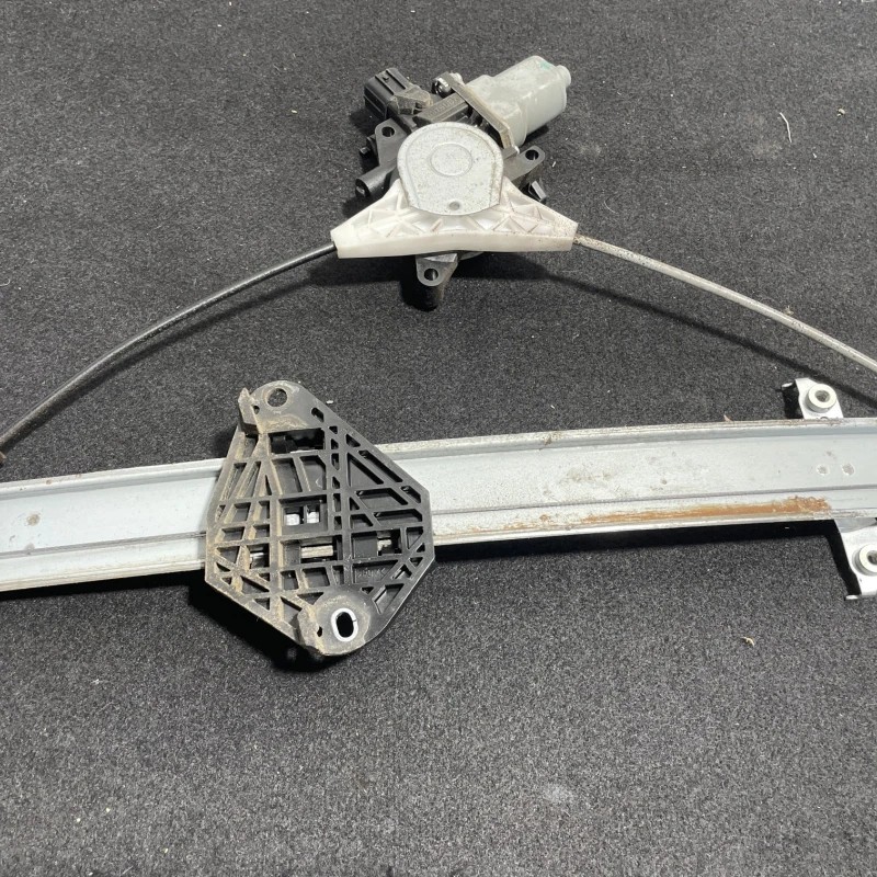 Macara geam stanga spate Subaru Forester Forester 2009
