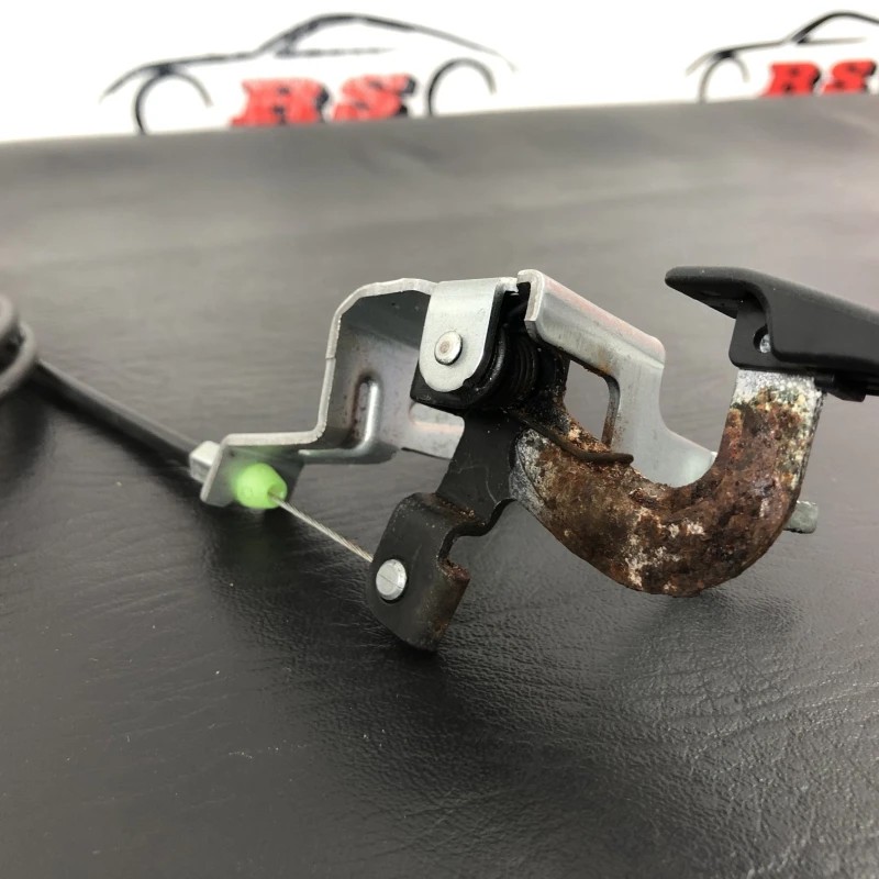 Buton deschidere capac rezervor / Subaru Forester Forester 2009 / Caroserie, oglinzi si faruri