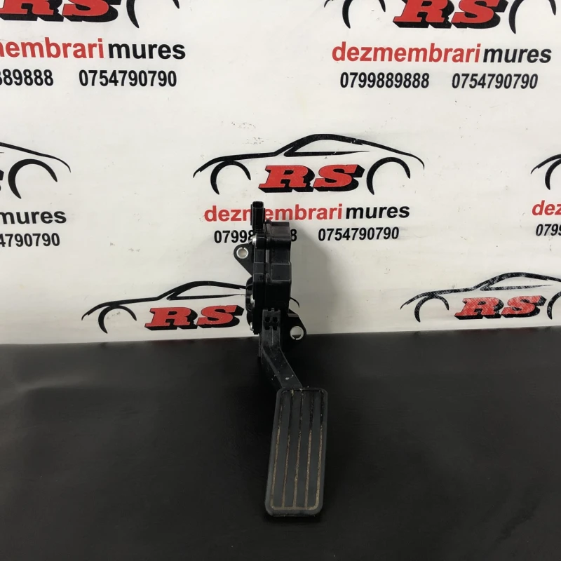 Pedala de acceleratie Subaru 