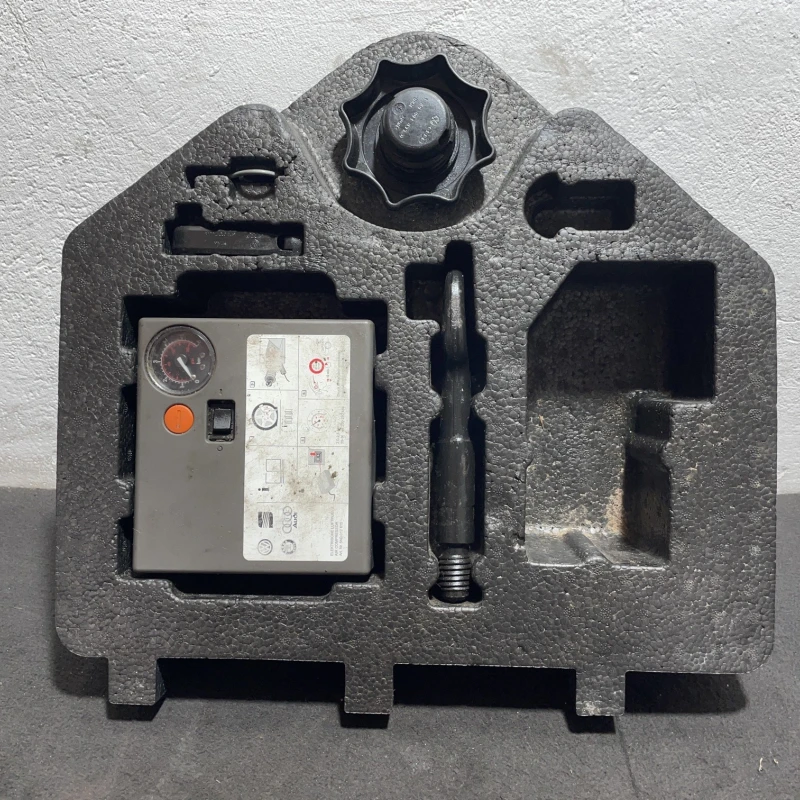 Compresor roti kit rezerva / Seat Leon 5F 2015 / Accesorii roti si capace