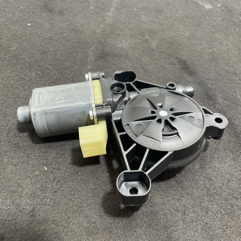 Motoras geam stanga fata / Seat Leon 5F 2015 / Audio si electronice