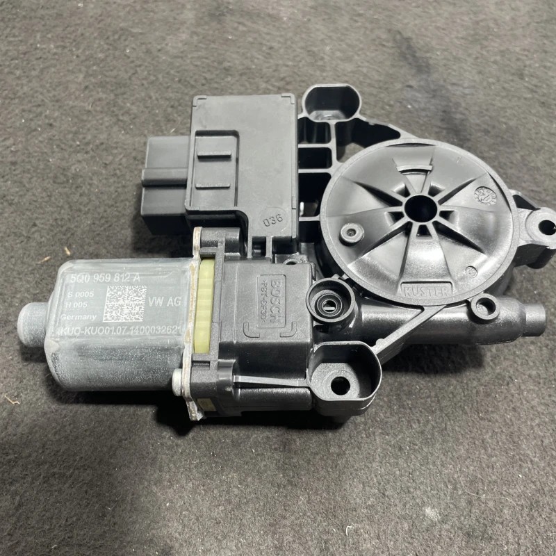 Motoras geam dreapta spate Seat Leon 5F 2015