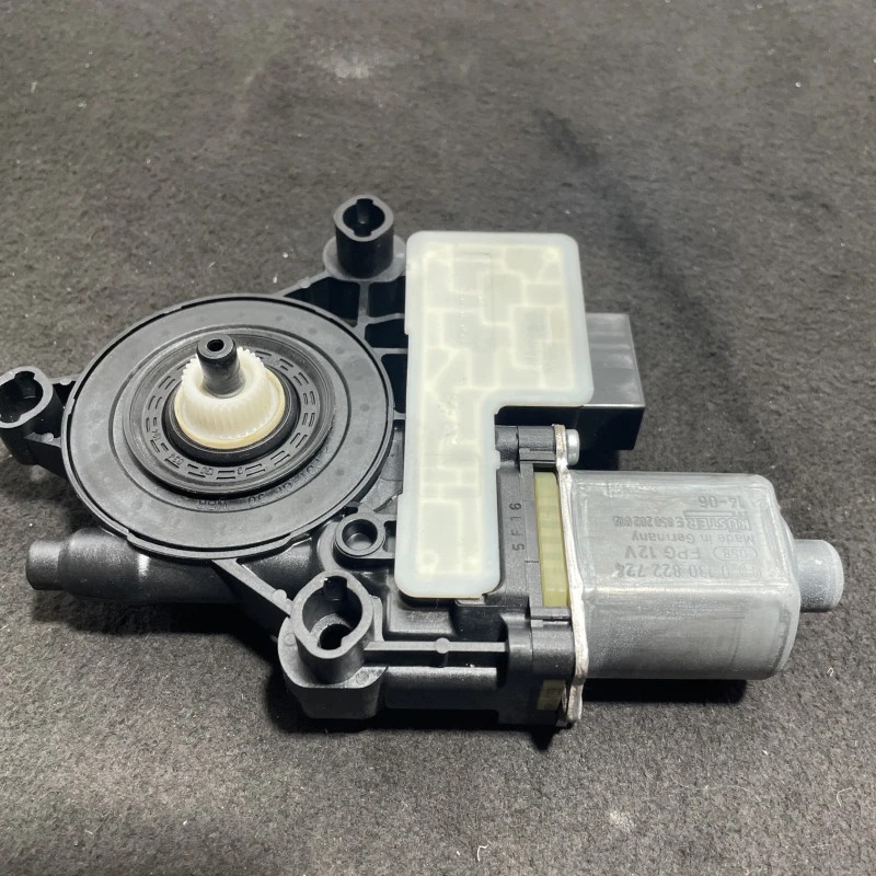 Motoras geam dreapta spate / Seat Leon 5F 2015 / Audio si electronice
