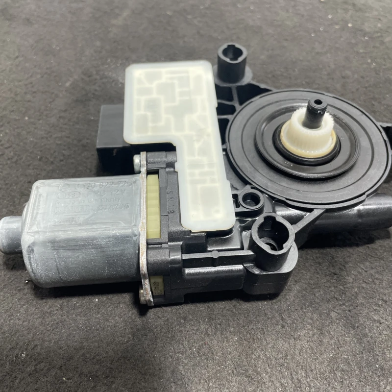 Motoras geam stanga spate Seat 