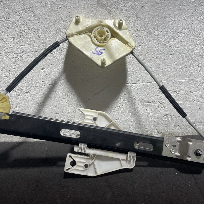 Macara geam stanga spate / Seat Leon 5F 2015 / Caroserie, oglinzi si faruri