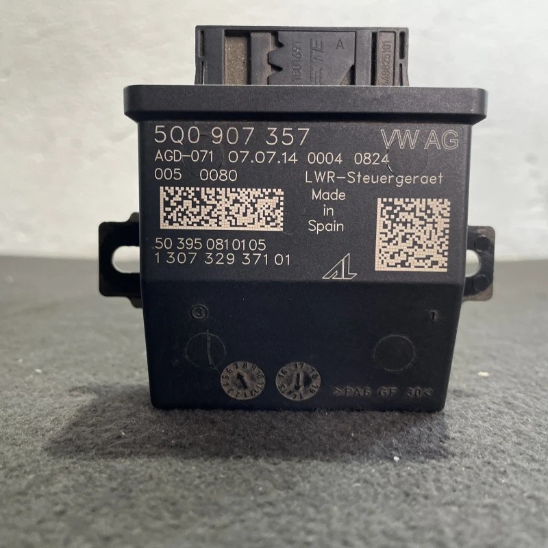 Calculator modul lumini / Seat Leon 5F 2015 / Audio si electronice