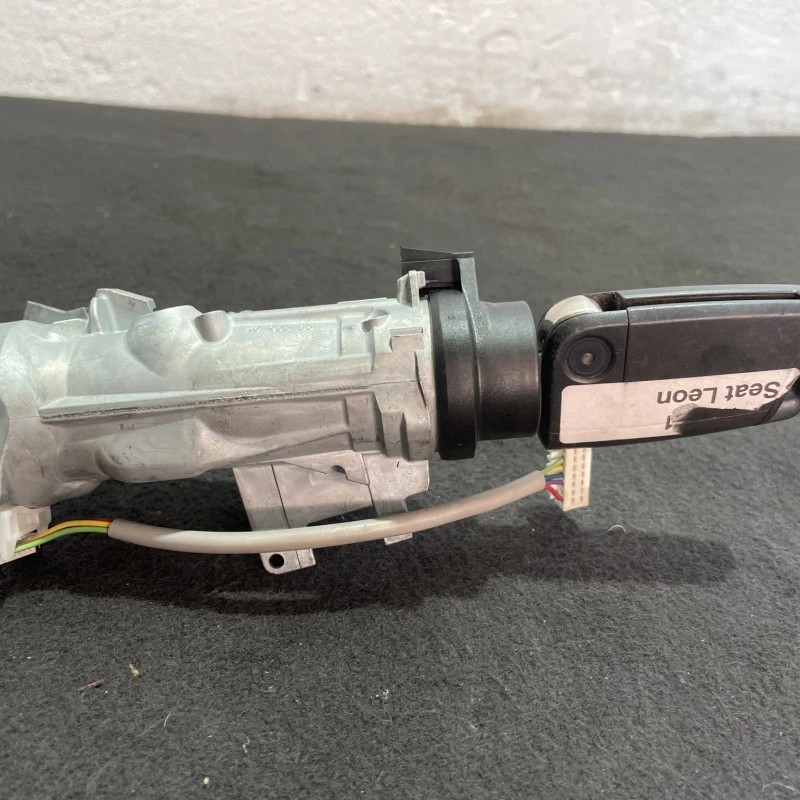 Contact cu cheie / Seat Leon 5F 2015 / Interior