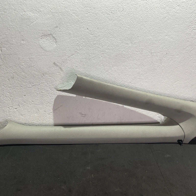 Ornament stalp stanga Opel 