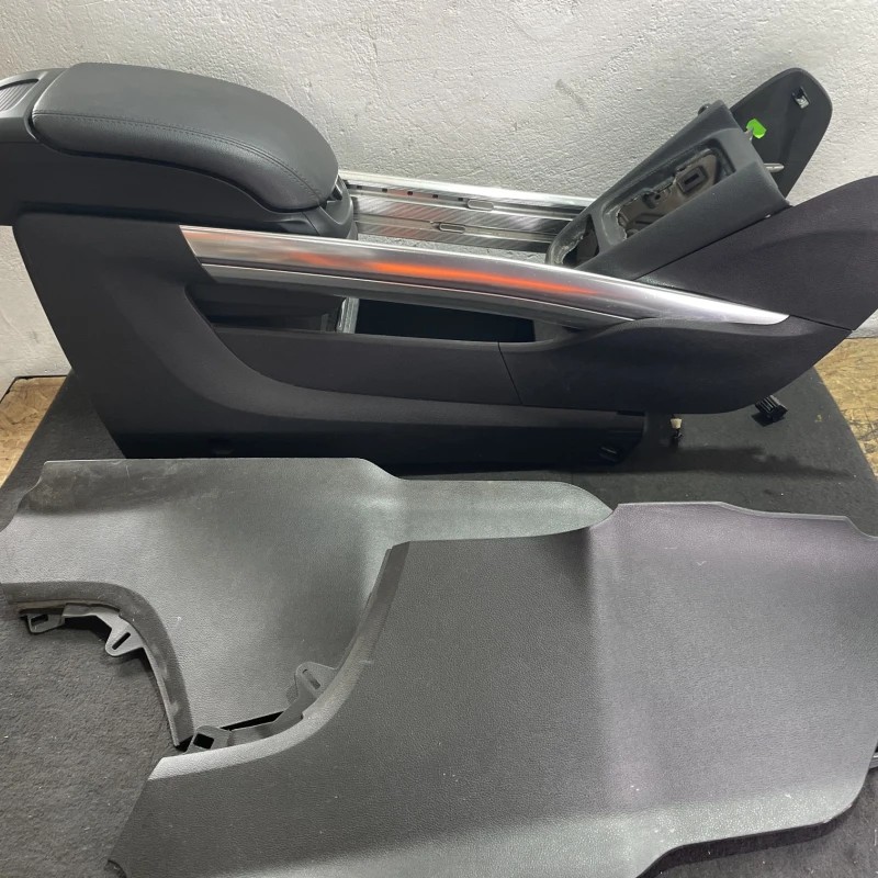 Cotiera centrala / Opel Zafira C facelift 2014 / Interior