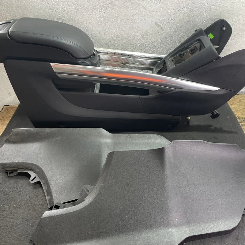 Cotiera centrala / Opel Zafira C facelift 2014 / Interior