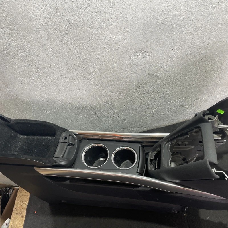 Cotiera centrala / Opel Zafira C facelift 2014 / Interior