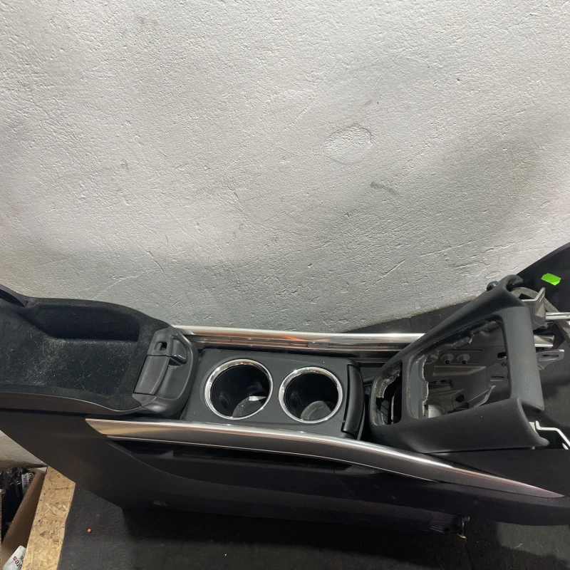 Cotiera centrala / Opel Zafira C facelift 2014 / Interior