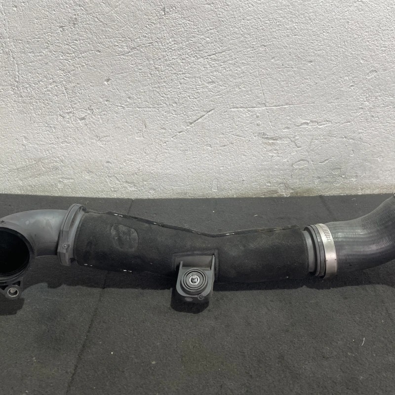 Furtun intercooler / Volkswagen Passat B8 2016 / Motor, racire si evacuare
