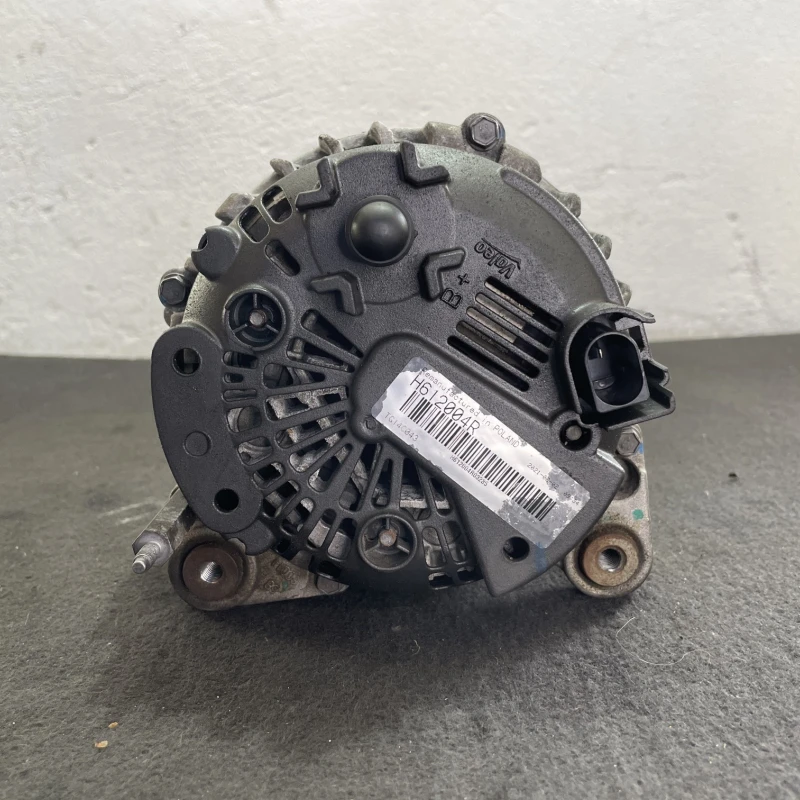 Alternator / Volkswagen Passat B8 2016 / Motor, racire si evacuare