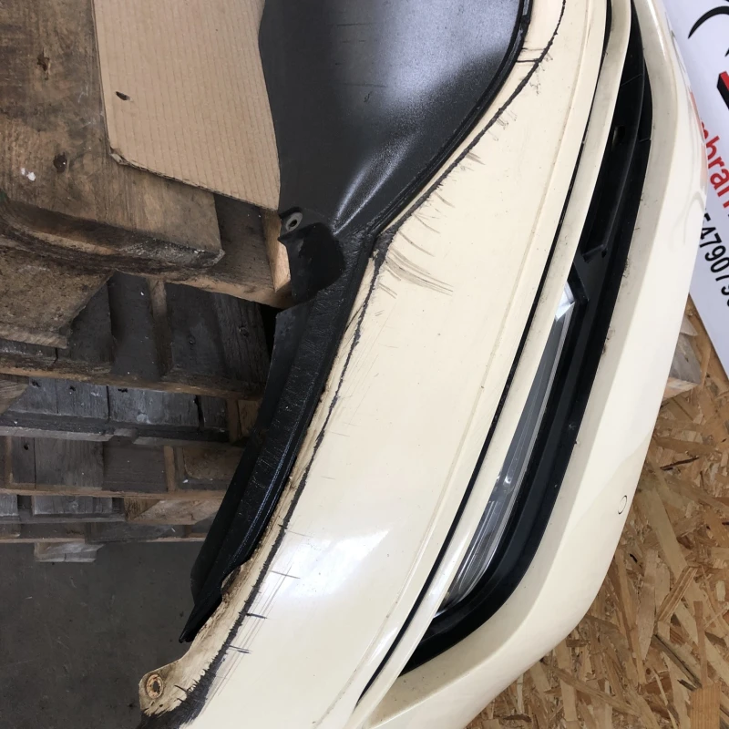 Bara fata / Volkswagen Passat B8 2016 / Caroserie, oglinzi si faruri