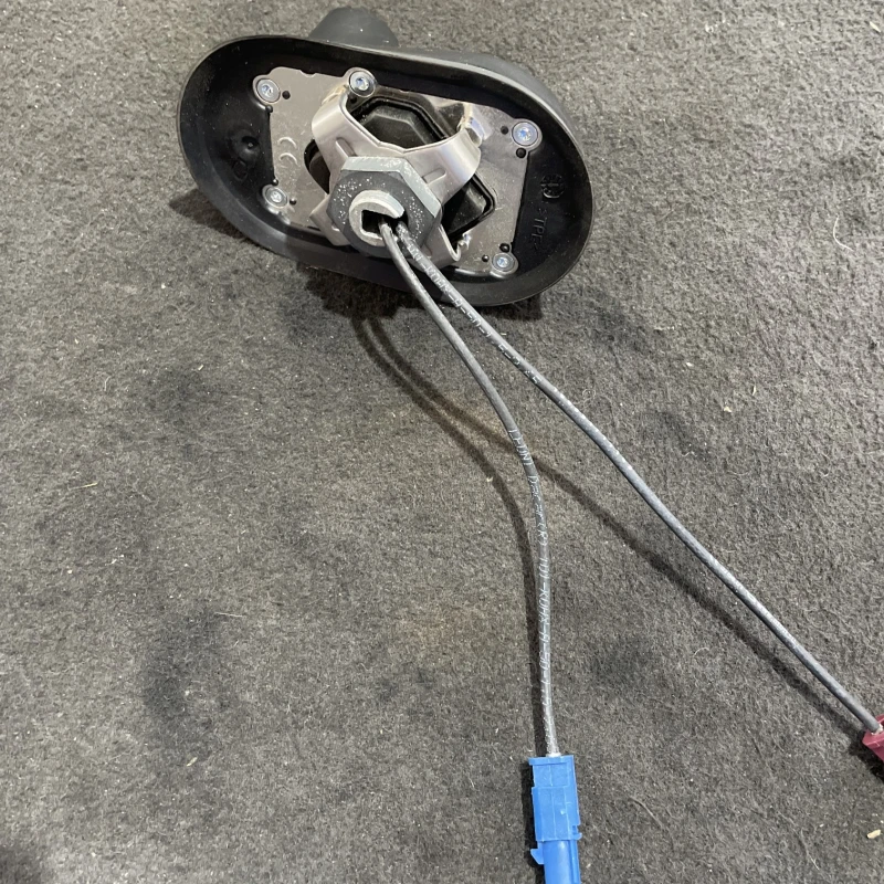 Antena / Volkswagen Passat B8 2016 / Audio si electronice