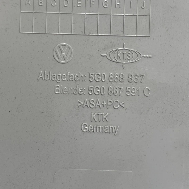 Plafoniera / Volkswagen Passat B8 2016 / Interior