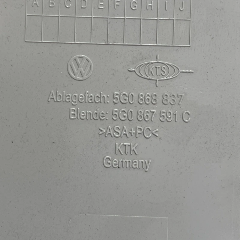Plafoniera / Volkswagen Passat B8 2016 / Interior
