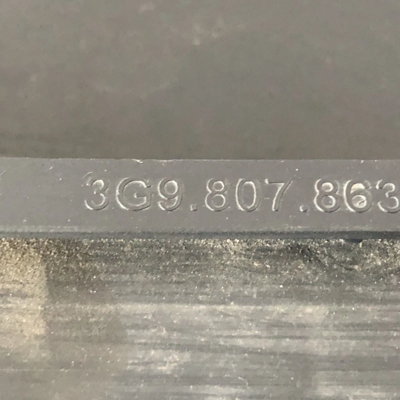 Suport bara spate centru / Volkswagen Passat B8 2016 / Caroserie, oglinzi si faruri