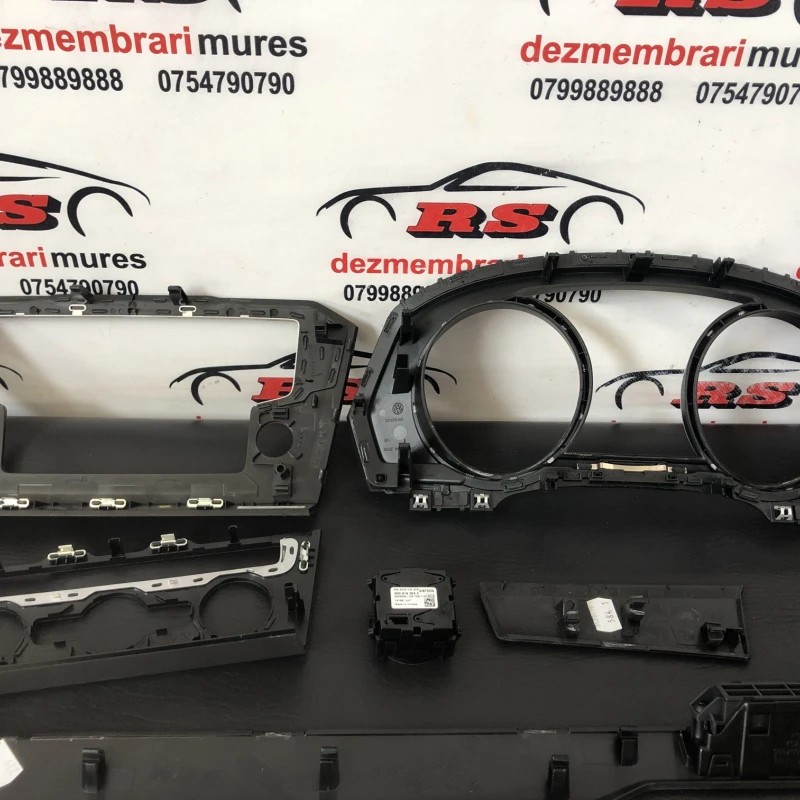 Set trimuri bord / Volkswagen Passat B8 2016 / Interior