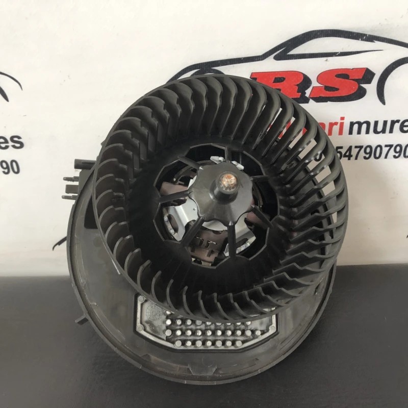 Ventilator aeroterma bord / Volkswagen Passat B8 2016 / Climatizare