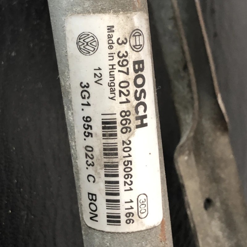 Ansamblu stergatoare cu motoras / Volkswagen Passat B8 2016 / Caroserie, oglinzi si faruri