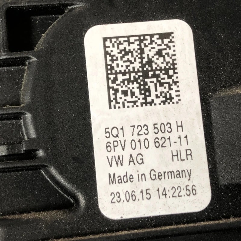 Pedala de acceleratie / Volkswagen Passat B8 2016 / Interior