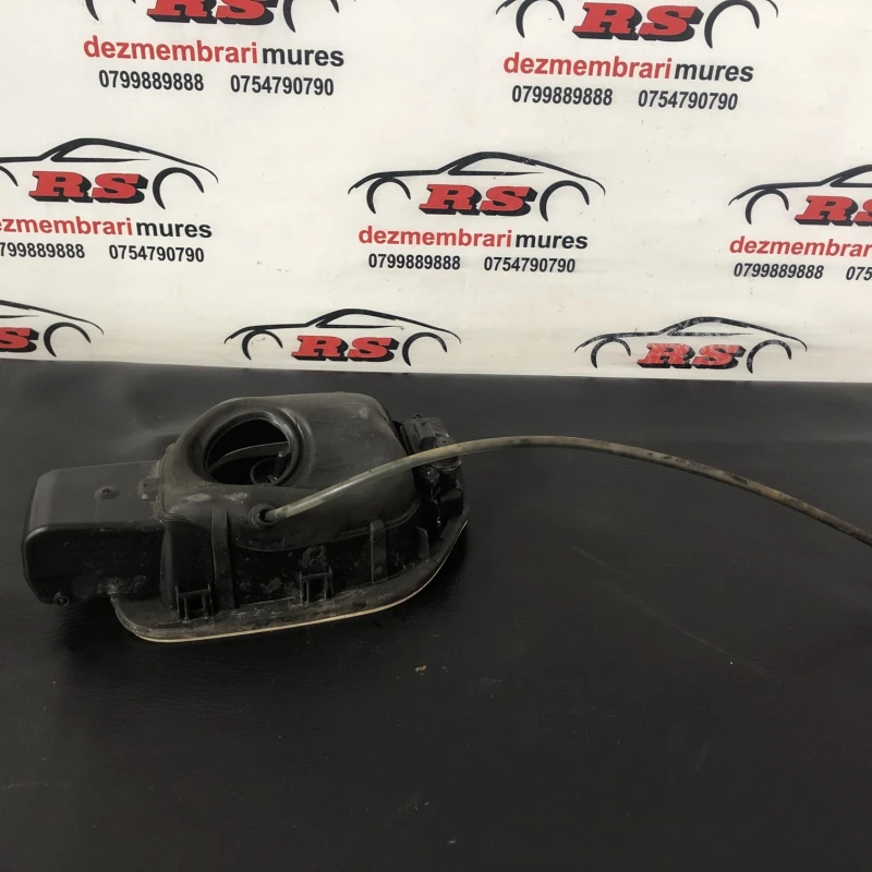 Capac usa rezervor / Volkswagen Passat B8 2016 / Caroserie, oglinzi si faruri