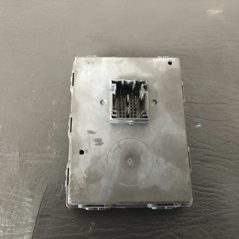Modul keyless entry / Volkswagen Passat B8 2016 / Audio si electronice