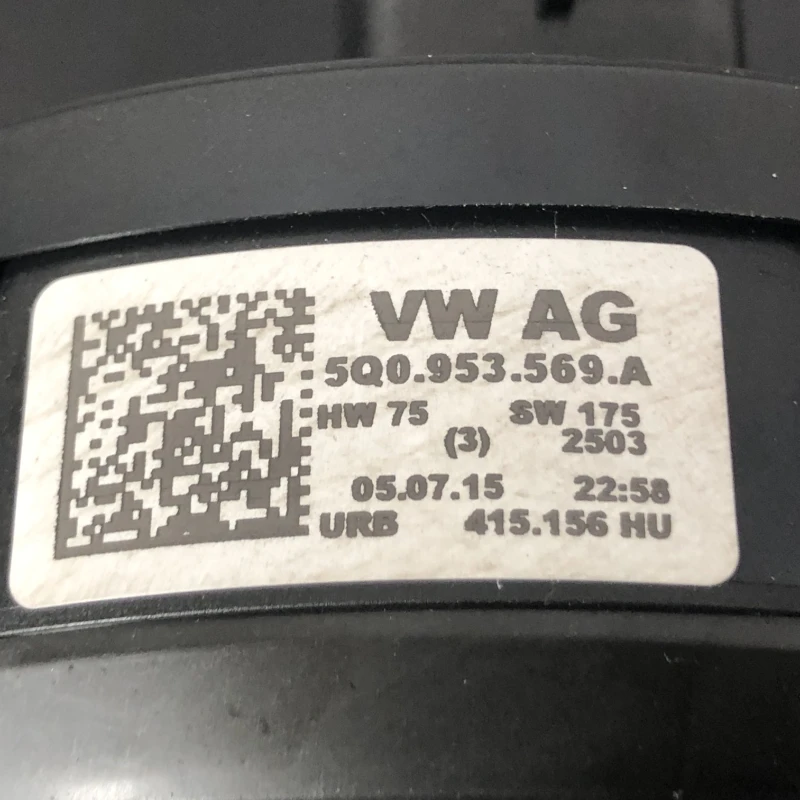 Spira volan cu manete / Volkswagen Passat B8 2016 / Audio si electronice