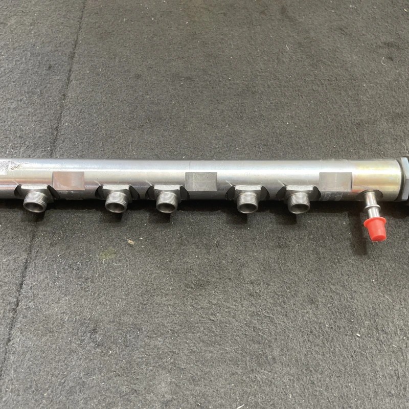 Rampa injectoare cu senzor BMW Seria 1 F20 2013