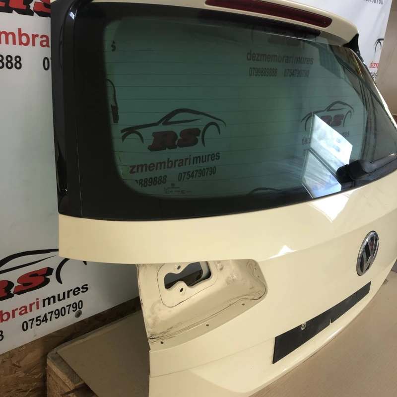 Haion / Volkswagen Passat B8 2016 / Caroserie, oglinzi si faruri