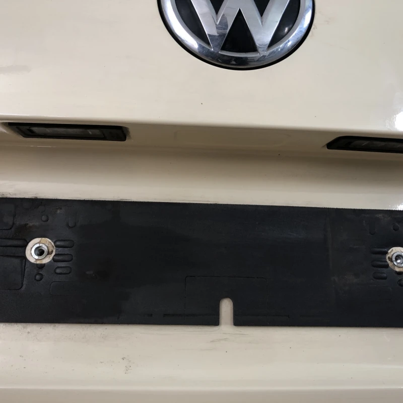 Haion / Volkswagen Passat B8 2016 / Caroserie, oglinzi si faruri