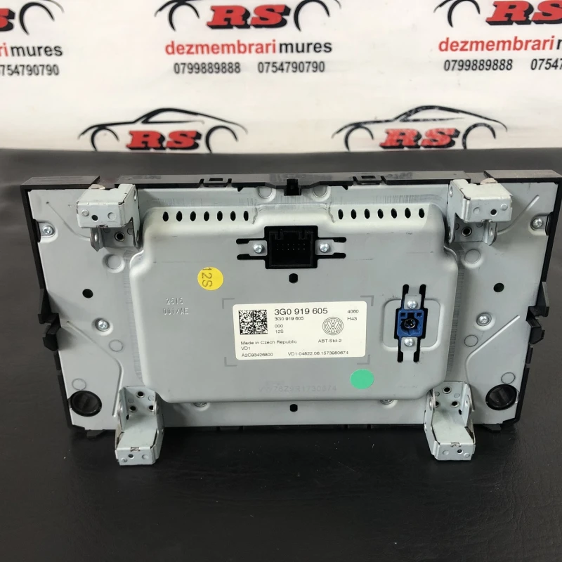 Display navigatie ecran / Volkswagen Passat B8 2016 / Audio si electronice