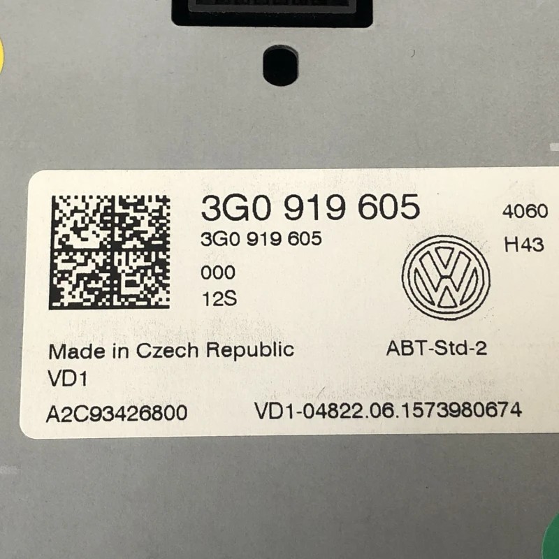Display navigatie ecran / Volkswagen Passat B8 2016 / Audio si electronice