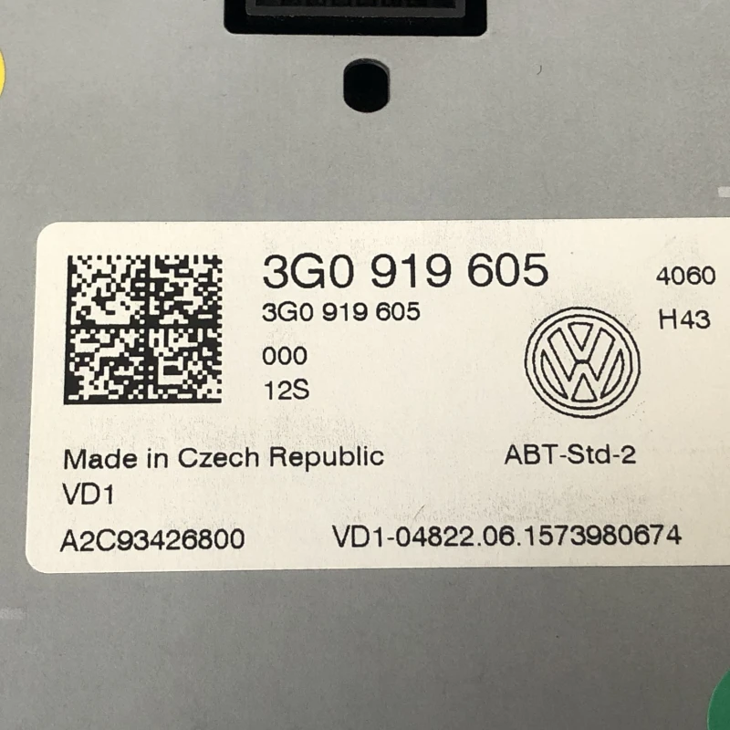 Display navigatie ecran / Volkswagen Passat B8 2016 / Audio si electronice