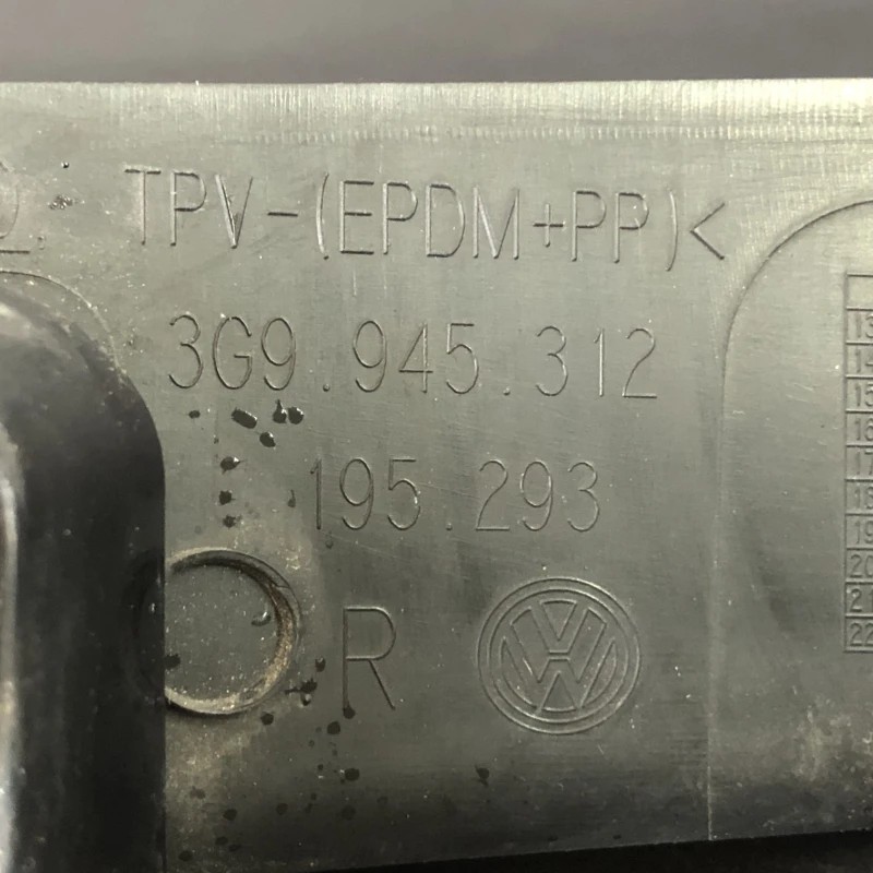 Stop dreapta caroserie / Volkswagen Passat B8 2016 / Caroserie, oglinzi si faruri