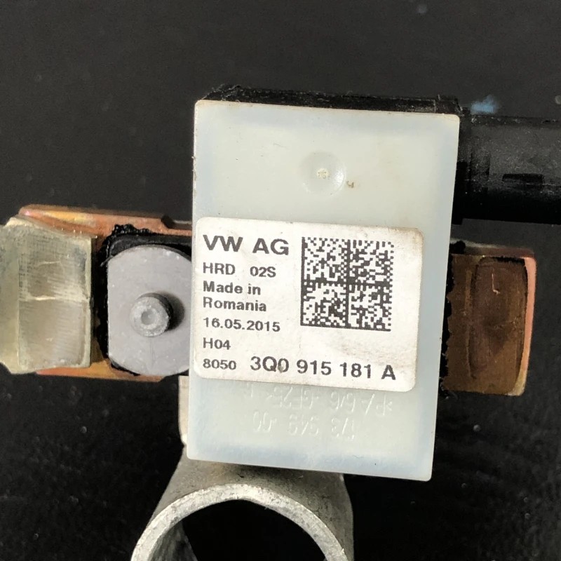 Borna baterie / Volkswagen Passat B8 2016 / Audio si electronice