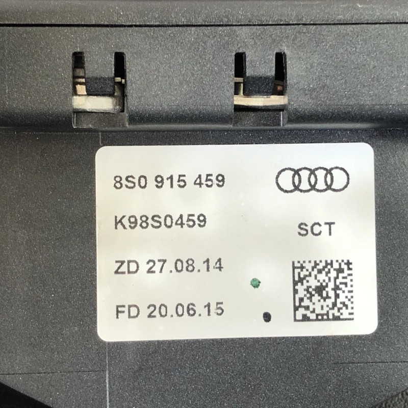 Borna baterie / Volkswagen Passat B8 2016 / Audio si electronice
