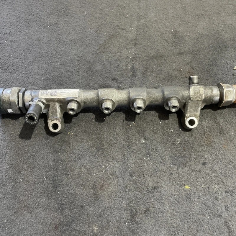 Rampa injectoare cu senzor Volkswagen Passat B7 2012