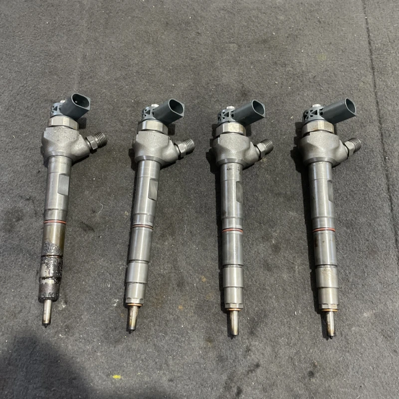 Injector / Volkswagen Caddy 2C 2013 / Motor, racire si evacuare