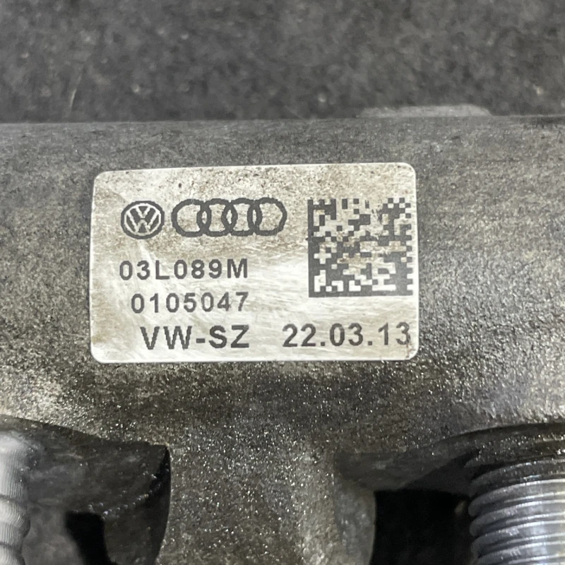Rampa injectoare cu senzor / Volkswagen Caddy 2C 2013 / Motor, racire si evacuare