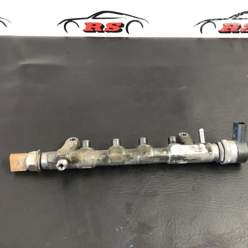 Rampa injectoare / Volkswagen Tiguan 5N 2013 / Motor, racire si evacuare